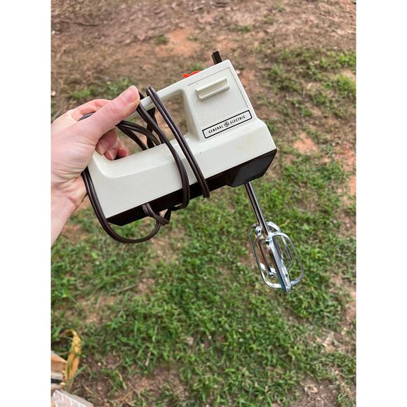 General Electric Hand Mixer - Picture 1 of 4